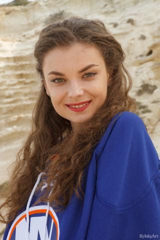 veronika atk hairy|ATK Natural & Hairy: Veronika's free galleries. (Veronika ver103).